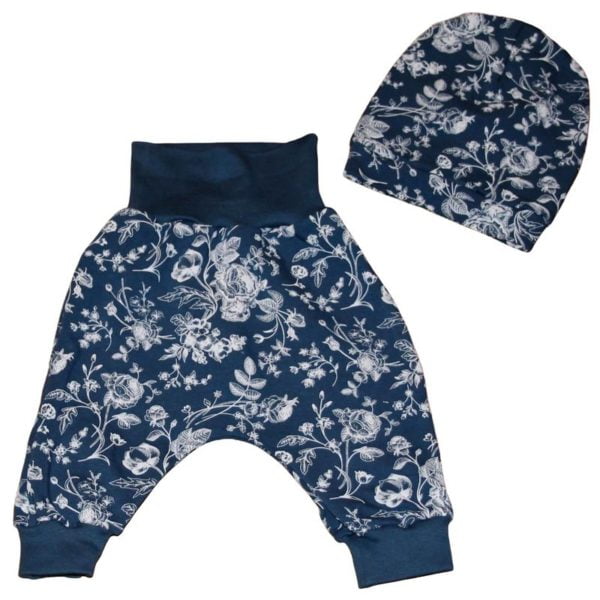 HOSEN MIT MÜTZE WEISSE BLUMEN